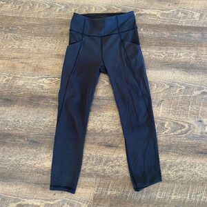 Lululemon Size 4 Black 7/8th Leggings with Pockets